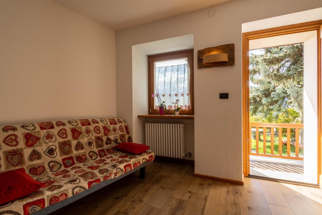 Le Vieux Noyer - Appartamenti Al Verde Villaggio Di Rumiod Saint-Pierre Exterior foto