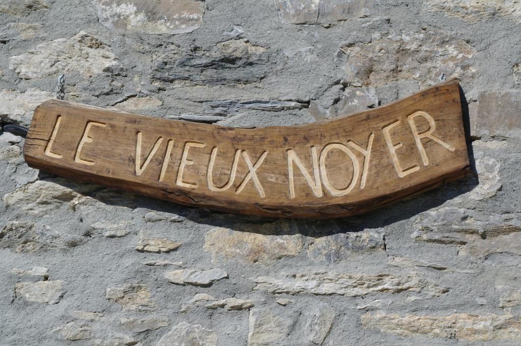 Le Vieux Noyer - Appartamenti Al Verde Villaggio Di Rumiod Saint-Pierre Exterior foto